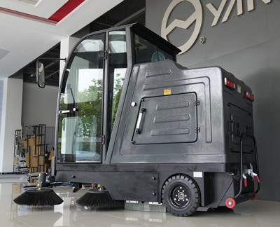 電動(dòng)掃地車 電動(dòng)掃地車