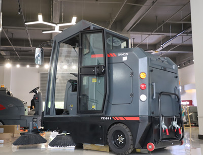 駕駛式掃地機(jī) 駕駛式掃地機(jī)