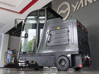 電動(dòng)掃地車 電動(dòng)掃地車