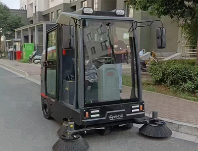 駕駛式掃地機 駕駛式掃地機