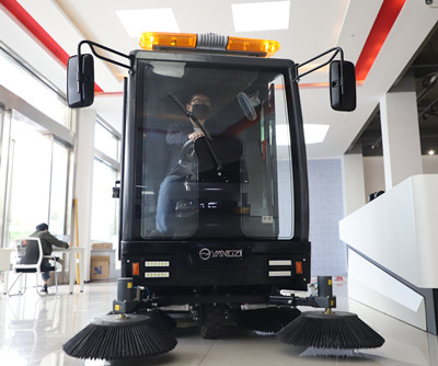 電動(dòng)掃地車 電動(dòng)掃地車